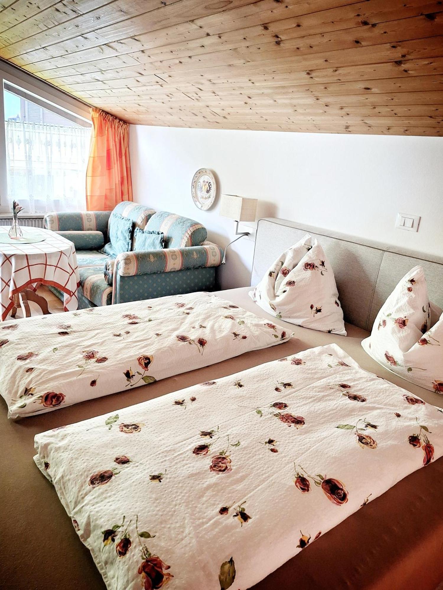 Bed and Breakfast Cafe Rudi Living Parcines Esterno foto